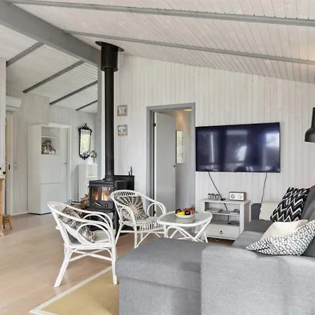 Marius - 30m From The Sea By Interhome