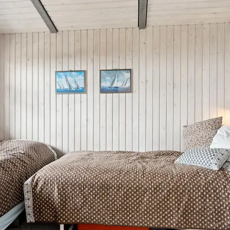 Vakantiehuis Marius - 30m From The Sea By Interhome